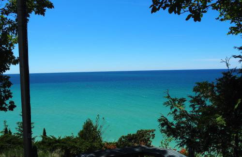 Sunset Serenity - INCREDIBLE HOME ON LAKE BLUFF! - Photo 11