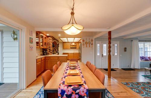 Spacious Grants Pass Home with Hot Tub and River Views - Foto 8