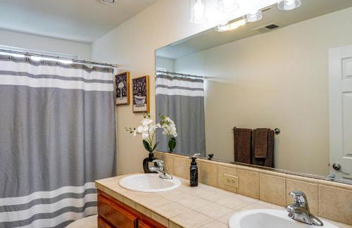 BBQ Ready Home 7 Mi to The Park at River Walk - Photo 28