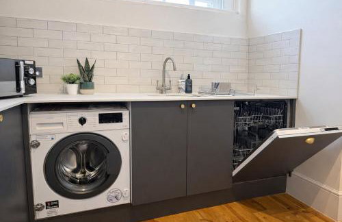 The Old Borough Library - Staffordshire - Photo 12