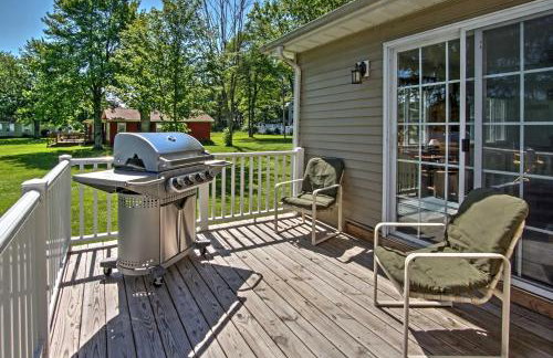 Waterfront Vandalia House with Dock on Donnell Lake! - Foto 21