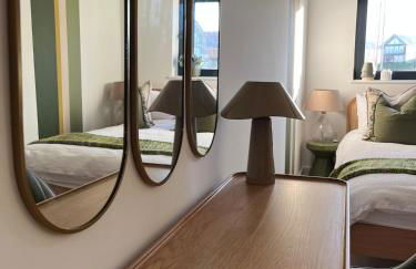 Still Waters - Luxury Lakeside Retreat with Hot Tub - Photo 62