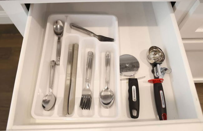 Spacious Home w Putting Green -for Extended Stays - Photo 16