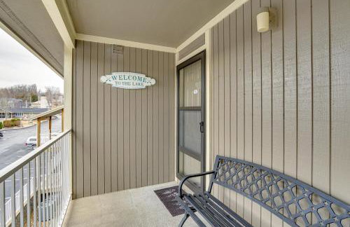 Lakefront Osage Beach Abode w/ Grill & Pool Access - Foto 16