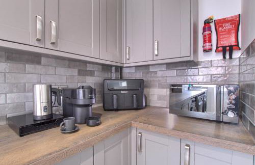 Comfy & Stylish 3 Bed House with Off Street Parking, Netflix and Wi-Fi - Foto 12