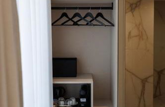 Elysian Boutique Suites - Photo 23