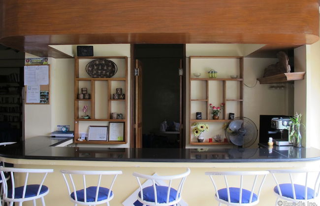 Squares Cafe and Apartments - Foto 38