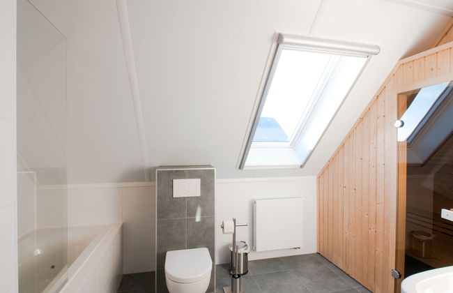 5 bedroom House in Tholen with sauna and hot tub - Photo 9