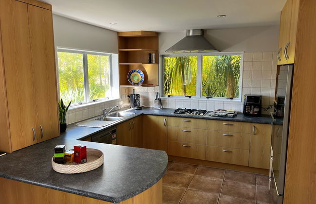 Waiake Beach Apartments - Photo 6