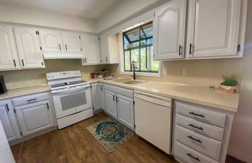 Secluded Lakeview retreat by Eureka Springs-CANOE - Foto 32