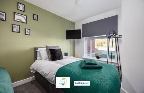 Cosy Retreat By Green Haven Escapes Short Lets & Serviced Accommodation Seacroft With Free Off-Street Parking & Pet-Friendly - Photo 6