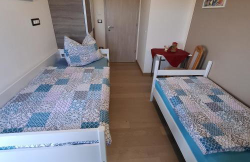 Mediterranes und modernes Apartment mit Jacuzzi, Waschmaschine, Grill - Photo 37