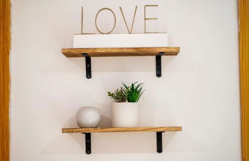 Charming Home In Heart of City With King Size Bed! - Foto 10