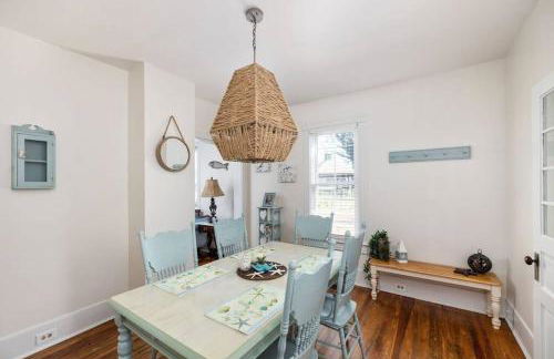 The Lyellton House: Water View, Steps from Beach - Foto 42