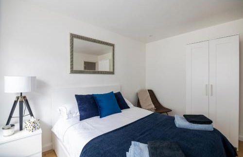 Gorgeous Modern Apartment near Redhill Station inc Private Garden & Parking - Foto 6