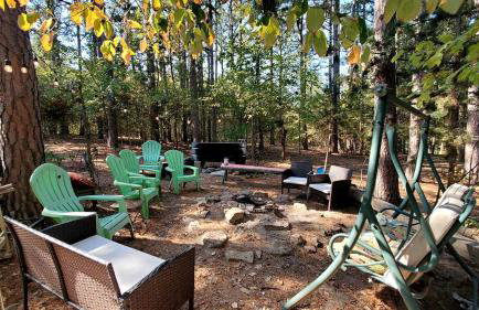 Magical Tree House Rental Nestled in the Woods on Farm Retreat near St. Louis, Missouri - Foto 17