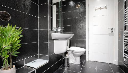 Spacious 3 Bed Home in Glasgow City With Free Parking - Foto 2