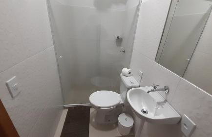 Suite climatizada, ao lado da praca principal - Foto 18