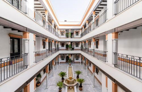 Center of Seville! Luxury apartment in Sevillian Manor House! - Photo 29