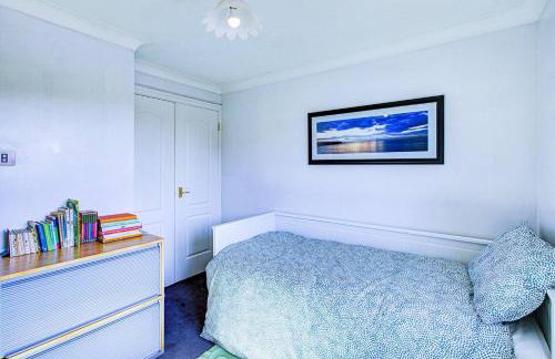 Serene Family Escape - Spacious, Near Thorpe Bay and Southend, Beaches & Amenities - Pass the Keys - Foto 25