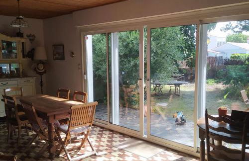 Maison cosy 6 pers, plage à 160m, jardin clos, plancha, ménage inclus - FR-1-224B-204 - Foto 3