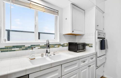 Prime Manhattan Beach 2BR Walk to Beach with Parking - Foto 5