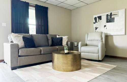 Parkland Home KING 2Bedroom Townhome in Evv - Photo 3