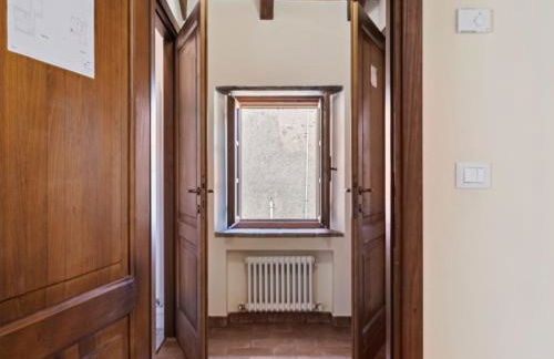 Tranquil Village Stay with Fireplace - Photo 11