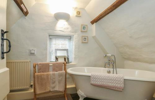 Bumble Bee - Photo 16