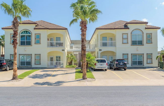 Large Family Condo Close to the Beach With Pool! - Foto 32