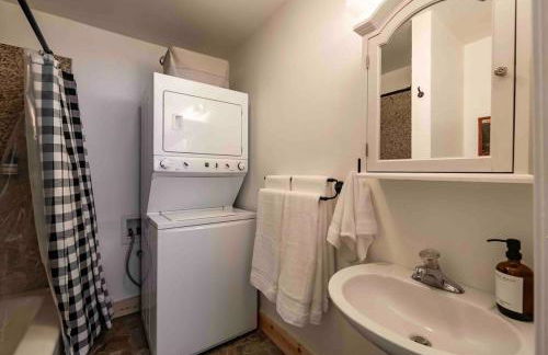 The Cedar House Prime Spot Kayaks & Cool AC - Photo 29