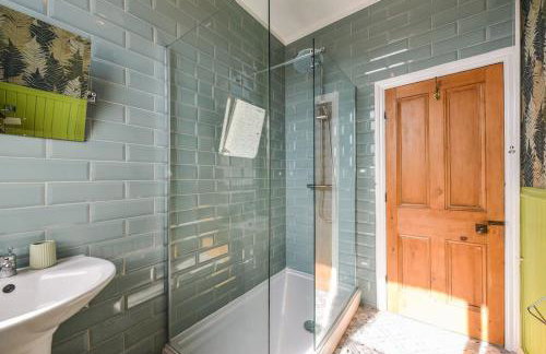Traditional 3-Bed Property in Pontcanna with Parking - Foto 7