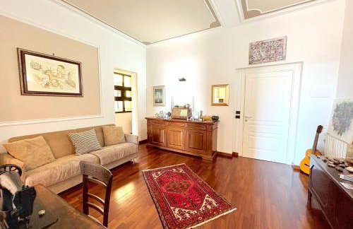 Exclusive Gina's Apartment - Photo 8