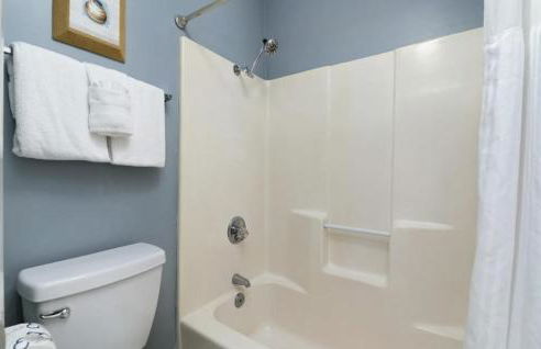 Susie Q's Beach Retreat by Sand Seeker Vacations - Photo 14