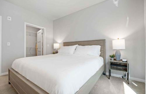 Fitness Room Pool Univ Research Park and Parking - Foto 40