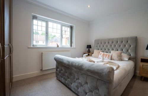 Emirates House, Luxe 5 Bed, with King sized Beds, next to Aiport & NEC, JLR 5 mins - Foto 41