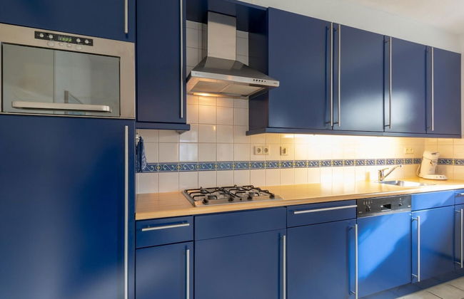 Beautifully Situated Luxury Villa on the Water - Foto 41