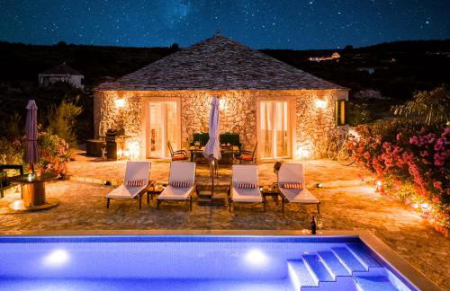 Island Getaway - Heritage House - Photo 19