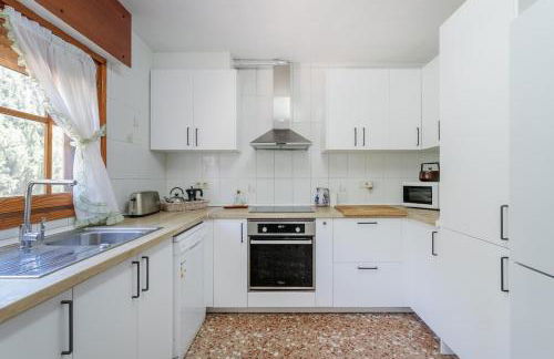 Villa with private swimming-pool in quiet location - Foto 8