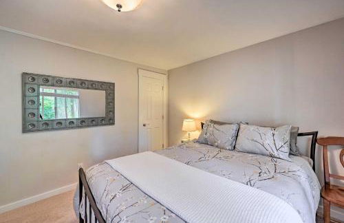 Near I-405 and 1 Mi to Dtwn! Kirkland Family Home - Foto 15