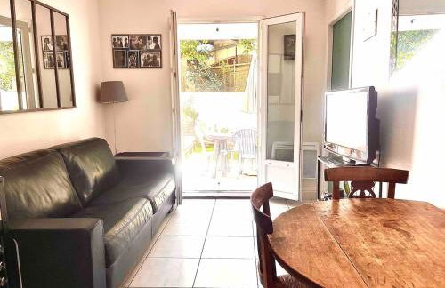 Two rooms and large terrace - Photo 2