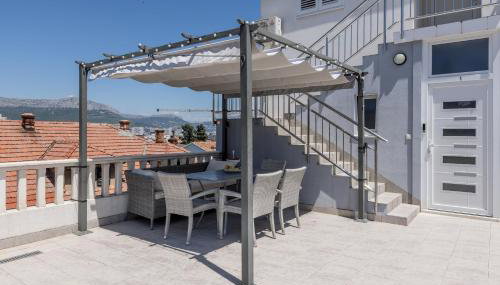 Central Park Apartment with Terrace - Photo 3