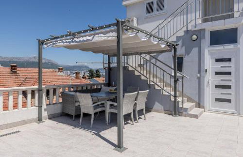 Central Park Apartment with Terrace - Photo 3