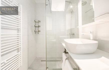 Villa Eleona with private pool and garden - Photo 25