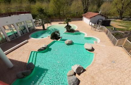 ZEcamping 4 animaux acceptés hammam sauna piscine et soirées animées - Foto 2