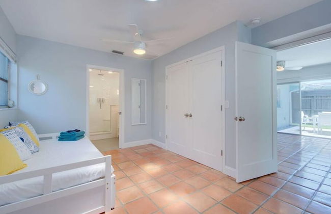 Steps to Beach Heated Pool - Foto 17