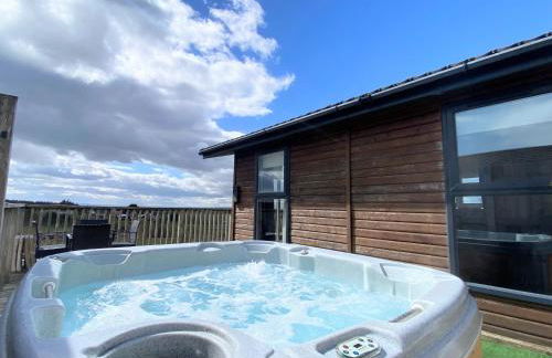 Benarty 11 with Private Hot Tub - Fife - Loch Leven - Lomond Hills - Pet Friendly - Photo 15
