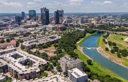 Fort Worth Skyline Views - Queen bed - Shops - Foto 28