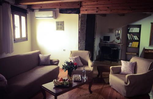 Antonia’s Home Alfa Village - Photo 9