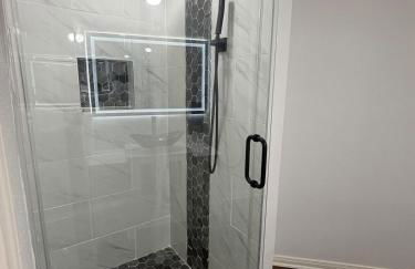 Luxury Lakefront 4BR - Corporate & Extended Stay Friendly - Foto 73